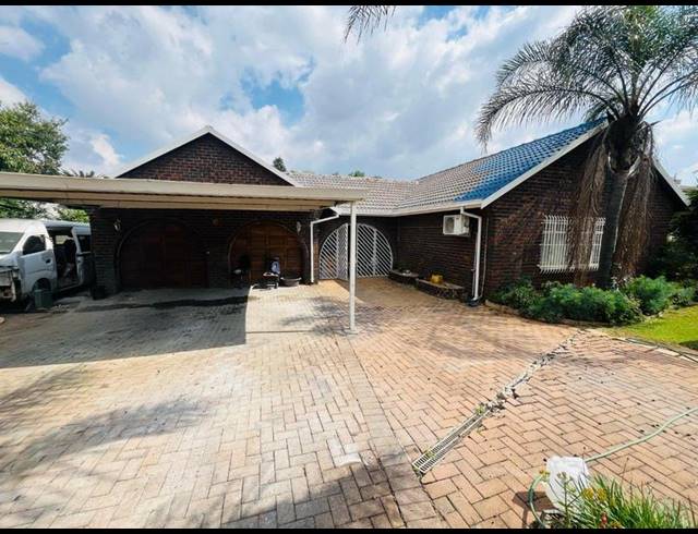 3 BEDROOM HOUSE FOR SALE IN CROYDON